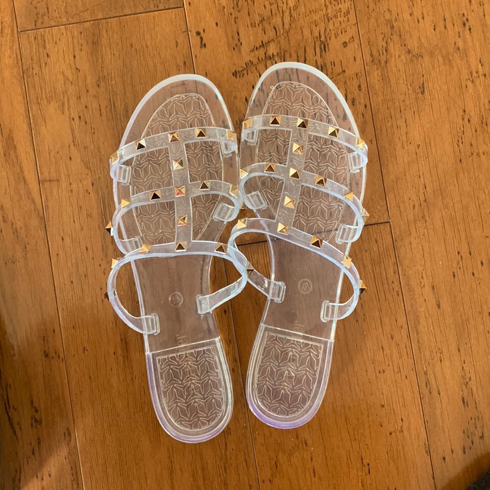 Jelly studded slides